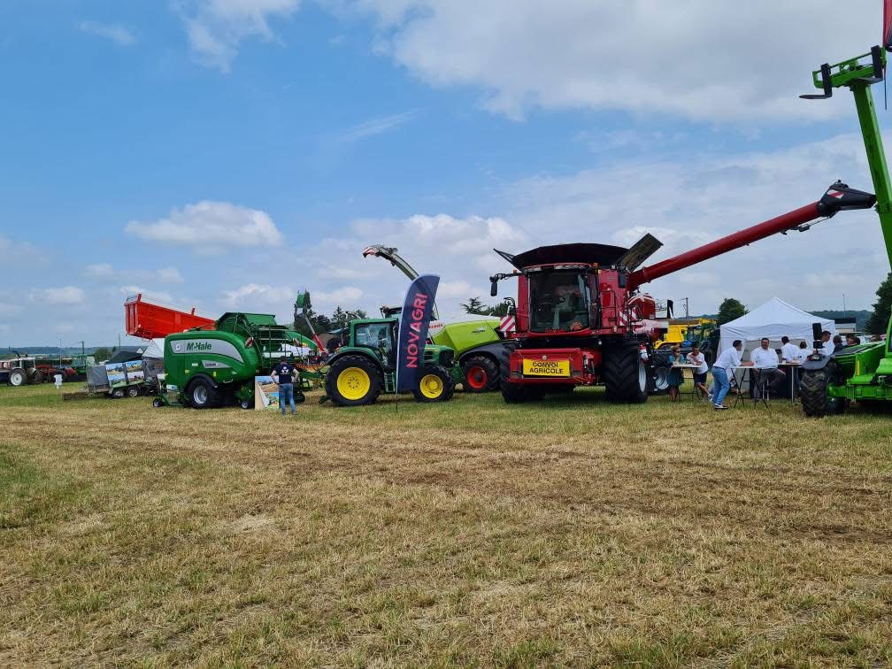 Batteuse exposée sur le stand Novagri lors du comice agricole de Gisors 2025